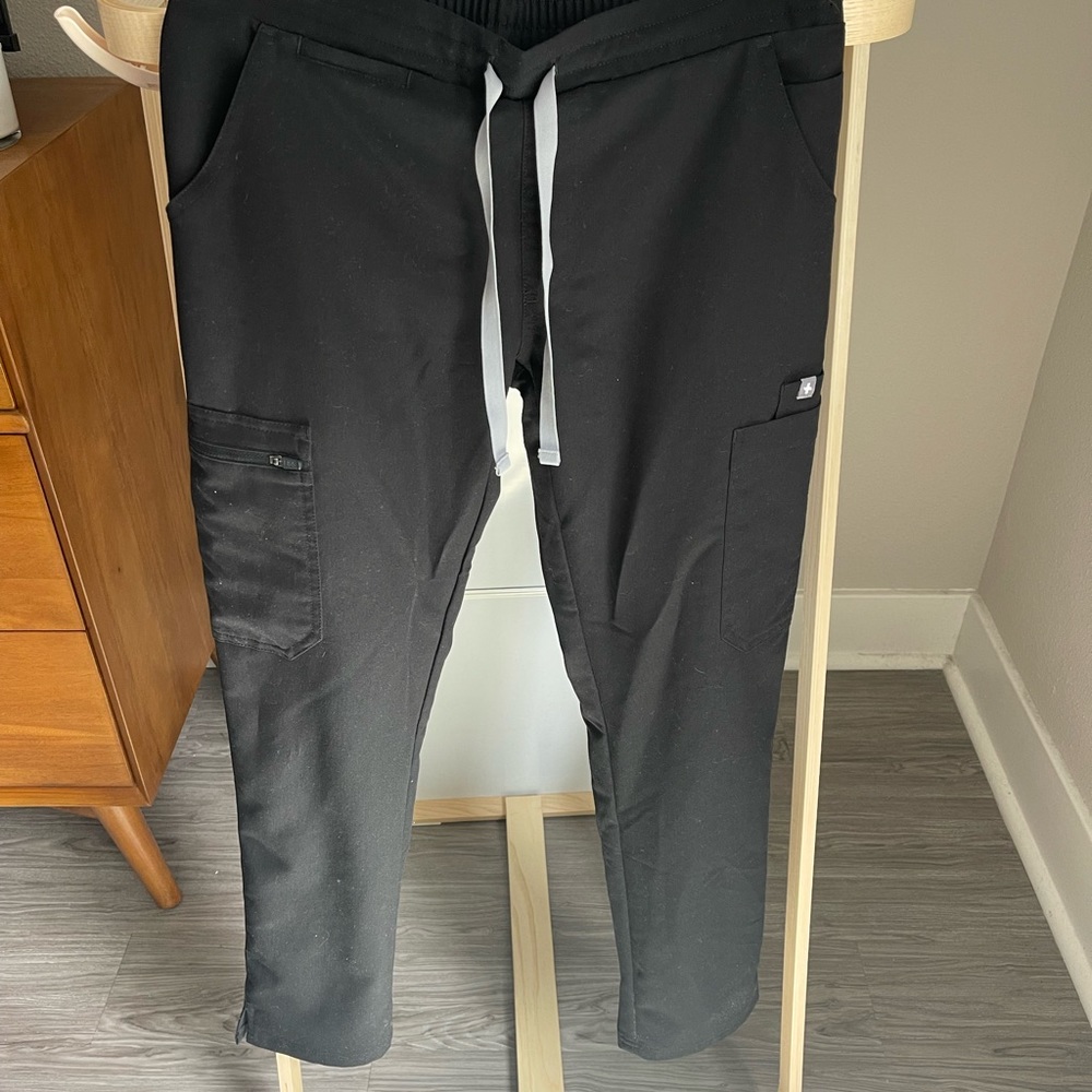 Figs black scrub pants